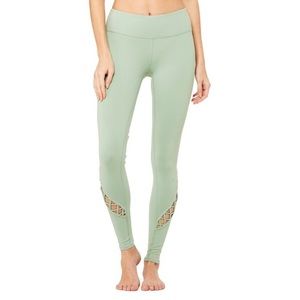 Alo yoga Entwine yoga leggings sage green mint
